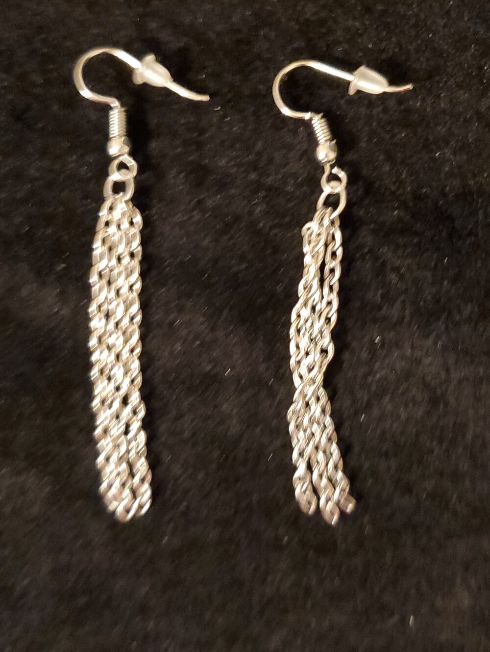 NEW Pair Of Silvertone Dangle Earrings Featuring Multiple Strands Of Chain